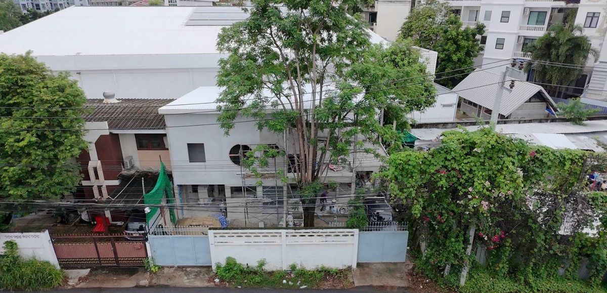 ให้เช่าบ้านอ่อนนุช อุดมสุข : 📢👇บ้านสร้างใหม่ หลังมุม ตกแต่งทันสมัยตั้งอยู่หนึ่งในทำเลที่ได้รับความนิยมมากที่สุดในกรุงเทพฯ
พร้อมเข้าอยู่และให้เช่าวันที่ 1 กันยายน 2568 เดินทางสะดวก ใกล้เอกมัย–ทองหล่อ
(ภาพ 3 มิติใช้สำหรับการอ้างอิงเท่านั้น)
