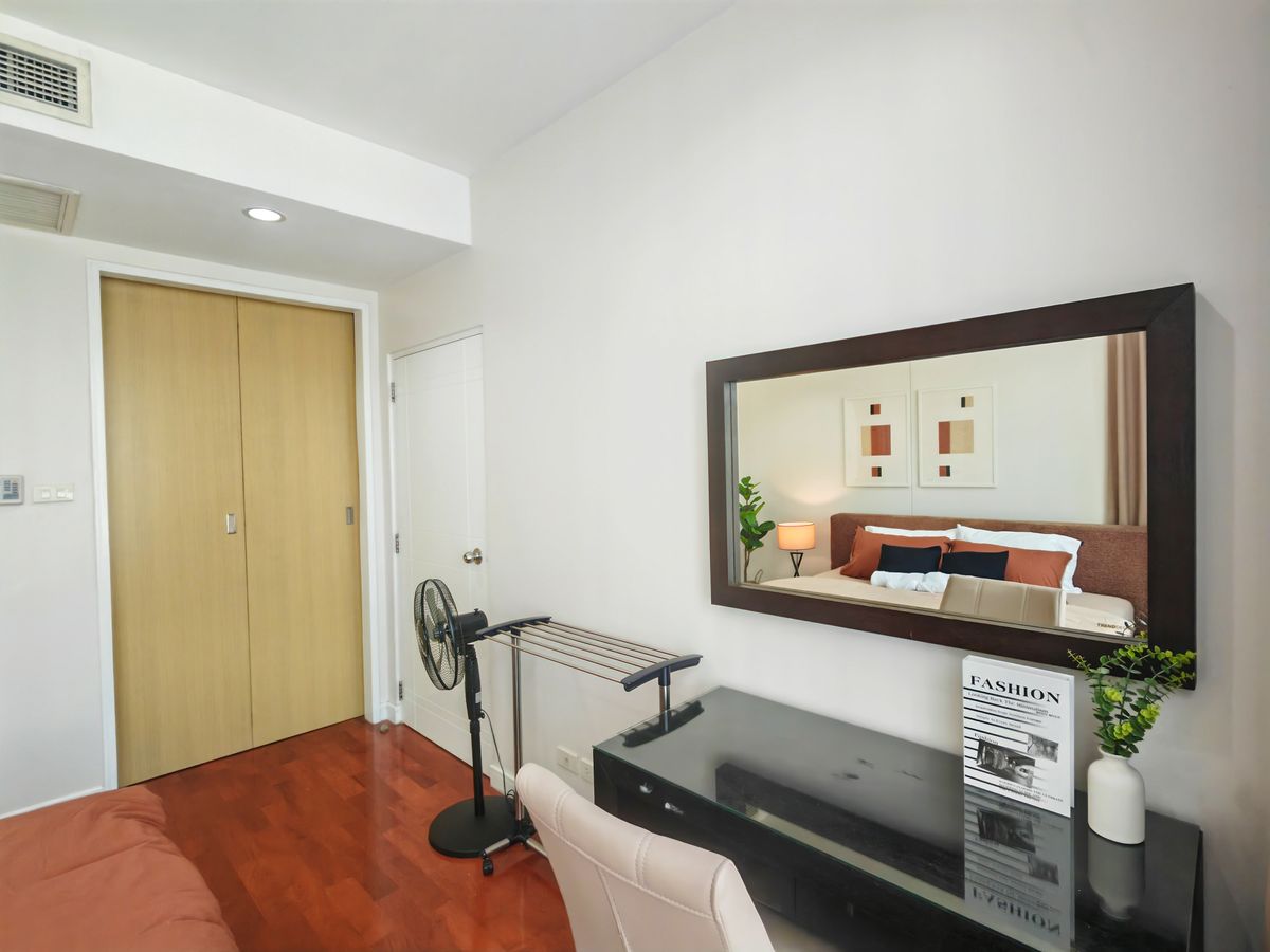 CondoSukhumvit, Asoke, Thonglor : Urgent sell 1 Bed Newly Renovated Baan Siri 24, BTS Phromphong, only 10 MB