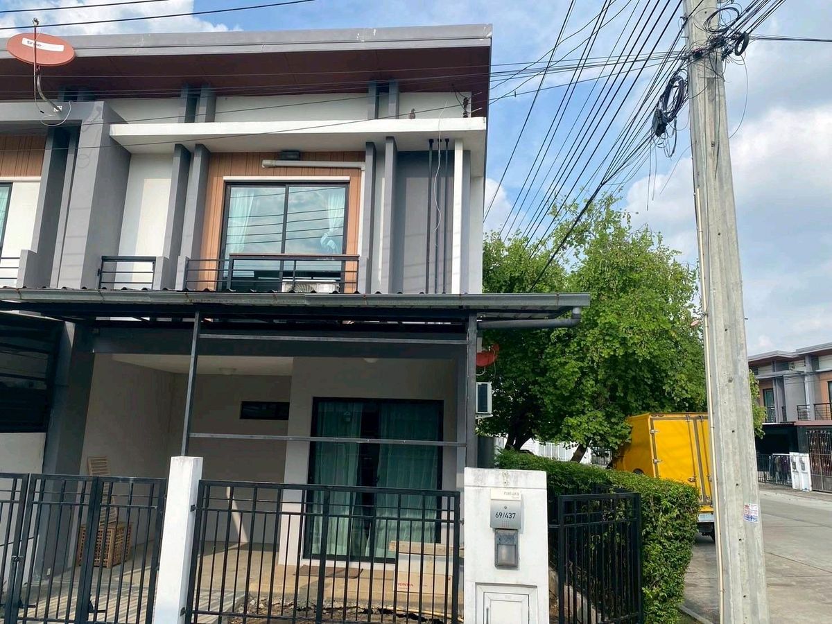 ขายทาวน์โฮมนนทบุรี บางใหญ่ บางบัวทอง : ทาวน์โฮมหลังมุมน่าอยู่ ใกล้สถานีรถไฟฟ้าสายสีม่วง แยกบางพลู เซ็นทรัลเวสเกต เชื่อมต่อรัตนาธิเบศร์, ราชพฤกษ์ได้สะดวก