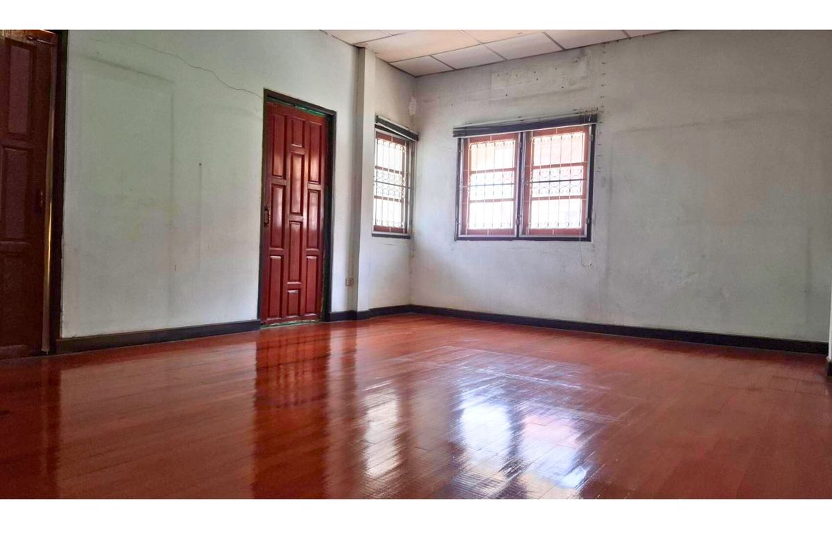 ขายทาวน์โฮมโชคชัย4 ลาดพร้าว71 : ทาวน์เฮ้าส์ 2 ชั้น หมู่บ้านเพิ่มพูน ซ.นาคนิวาส57 ใกล้เซ็นทรัลเฟสติวัล อีสต์วิลล์ โลตัส เลียบทางด่วนรามอินทรา  ลาดพร้าว ใกล้รถไฟฟ้าสายสีเหลือง สถานีโชคชัย 4 