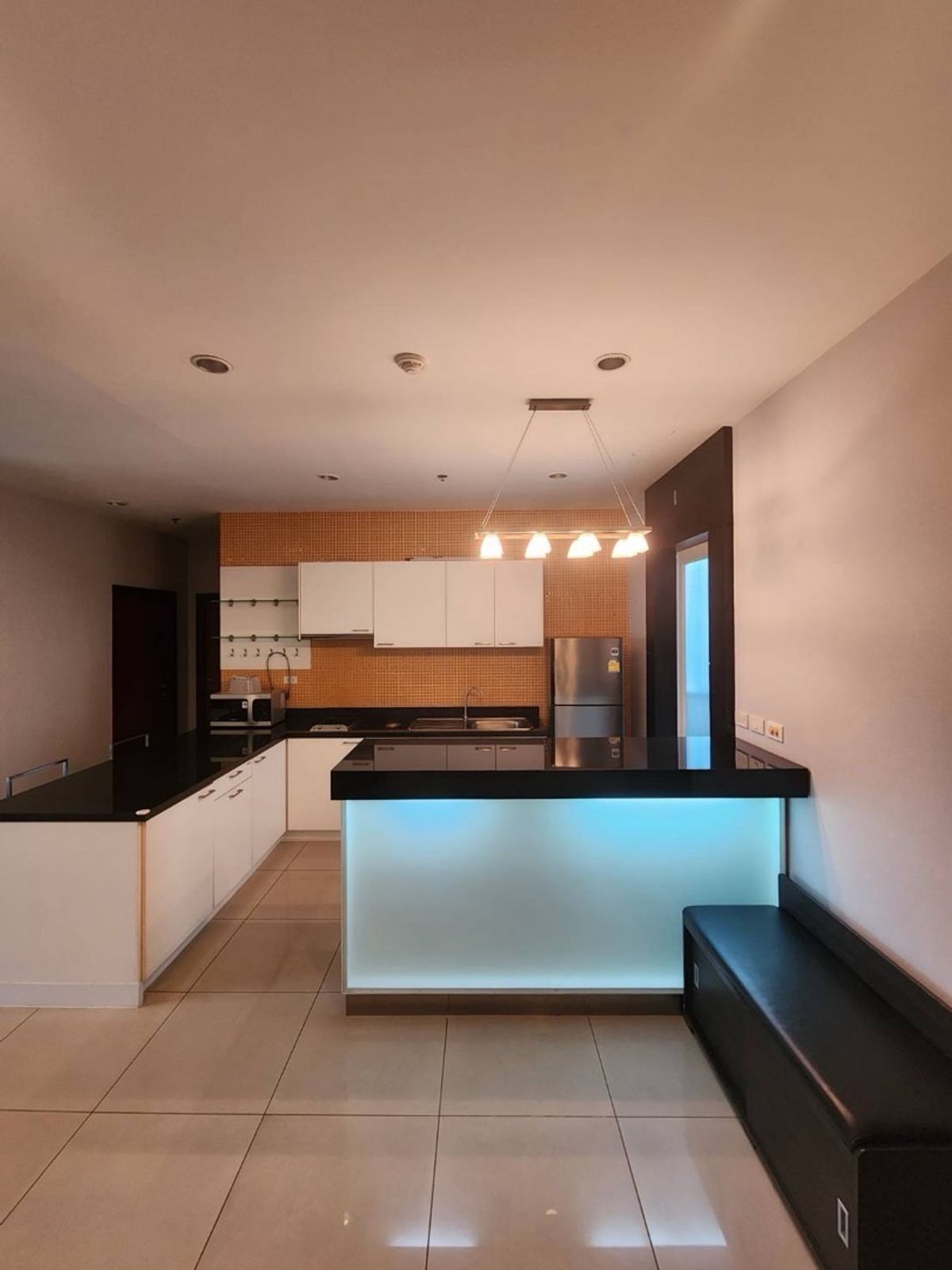 For SaleCondoSathorn, Narathiwat : 📢👇Sell with tenant til 31 July  2026.  Condo for Sale in a Prime Location! Ideal for families or investors, just minutes from BTS Chong Nonsi and Central Rama 3.