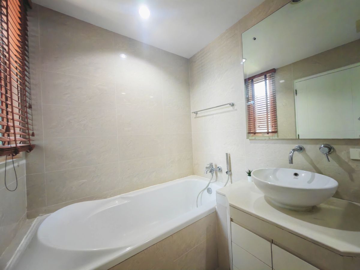 CondoSukhumvit, Asoke, Thonglor : Urgent sell 1 Bed Newly Renovated Baan Siri 24, BTS Phromphong, only 10 MB