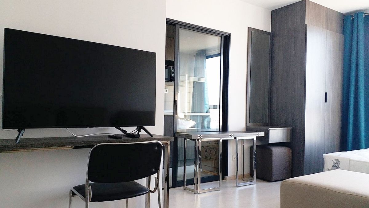 For SaleCondoOnnut, Udomsuk : Call : 081-455-2598 Sell with tenant Condo Elio Del Nest Sukhumvit 103 @BTS Udomsuk Station 26 sq.m 8th floor, Facing North, Fully furnished