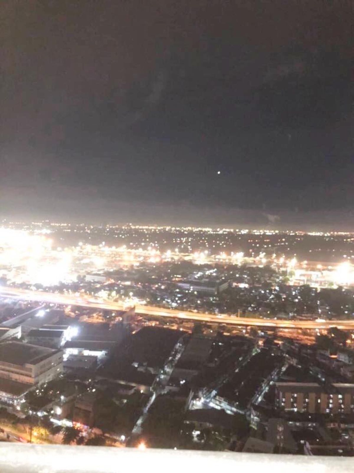 ให้เช่าคอนโดสุขุมวิท อโศก ทองหล่อ : ให้เช่า Oka Haus สุขุมวิท 36 2 ห้องนอน 50 ตรม. ห้องมุม วิวแม่น้ำพาโนรามา