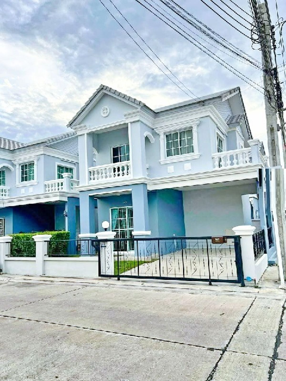 ให้เช่าบ้านบางนา แบริ่ง ลาซาล : ม.หัวเฉียว4กม. 3นอน ถ.วัดศรีวารีน้อย APL สุวรรณภูมิ5กม. บ้าน 2ชั้น ใหม่ หลังมุม 56 ตร.วา.230 ตร.ม.2 น้ำ