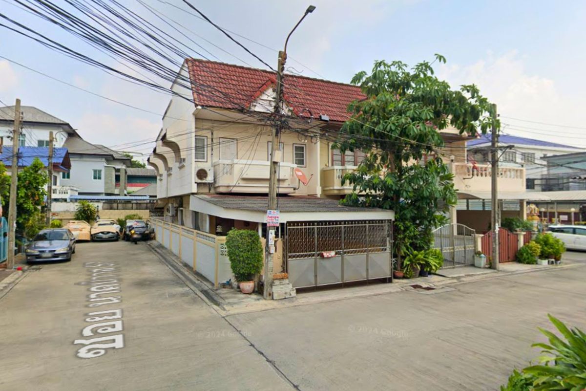 ขายทาวน์โฮมโชคชัย4 ลาดพร้าว71 : ทาวน์เฮ้าส์ 2 ชั้น หมู่บ้านเพิ่มพูน ซ.นาคนิวาส57 ใกล้เซ็นทรัลเฟสติวัล อีสต์วิลล์ โลตัส เลียบทางด่วนรามอินทรา  ลาดพร้าว ใกล้รถไฟฟ้าสายสีเหลือง สถานีโชคชัย 4 