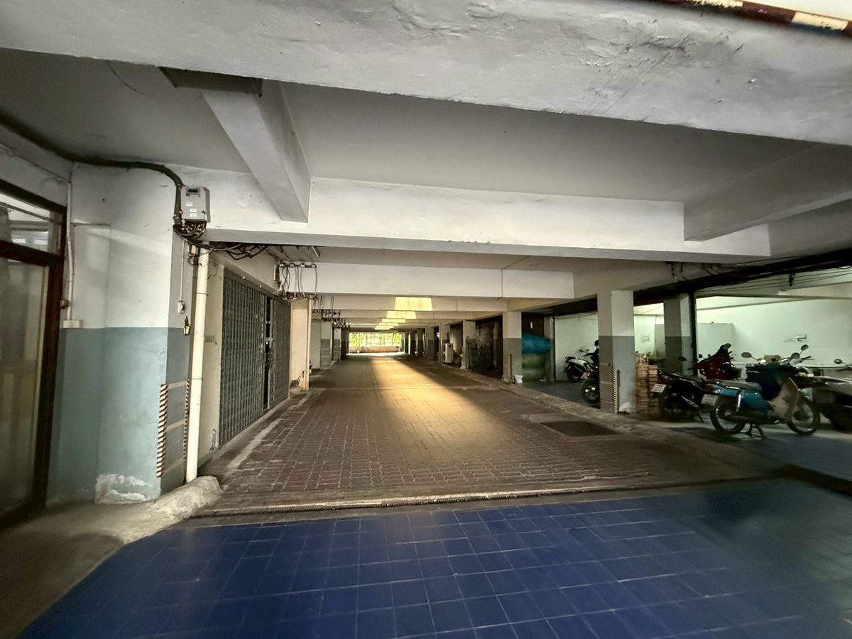 ขายอาคารพาณิชย์สยาม จุฬา สามย่าน : ขายอาคารพาณิชย์ 4 ชั้น 2 คูหา ใกล้ตลาดโบ้เบ้ ซอยวัดบรมนิวาส แยก2 เหมาะลงทุน