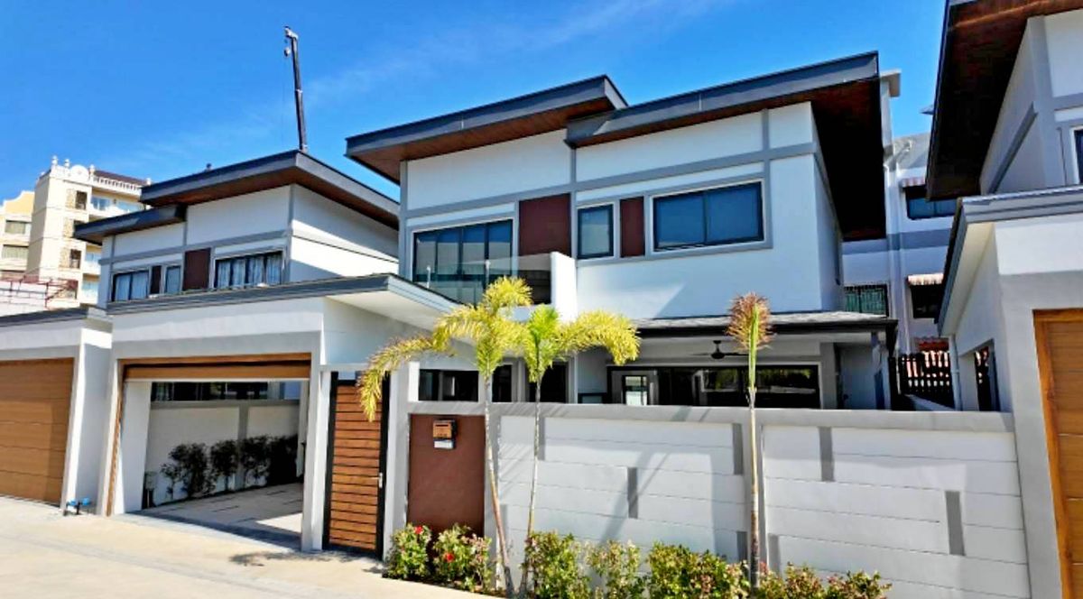 For SaleHousePattaya, Bangsaen, Chonburi : Midtown Villa