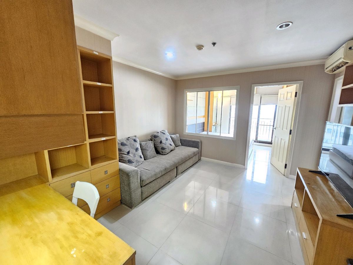 ให้เช่าคอนโดพระราม 3 สาธุประดิษฐ์ : For Rent  :  ให้เช่า ลุมพินี เพลส นราธิวาส-เจ้าพระยา  รูปแบบ 1 ห้องนอน 40 ตร.ม. ค่าเช่า 12,000 บาท/เดือน  รวมค่าส่วนกลาง  (พร้อมอยู่)
