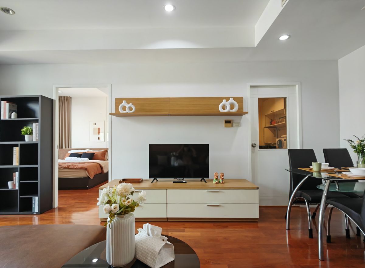 CondoSukhumvit, Asoke, Thonglor : Urgent sell 1 Bed Newly Renovated Baan Siri 24, BTS Phromphong, only 10 MB