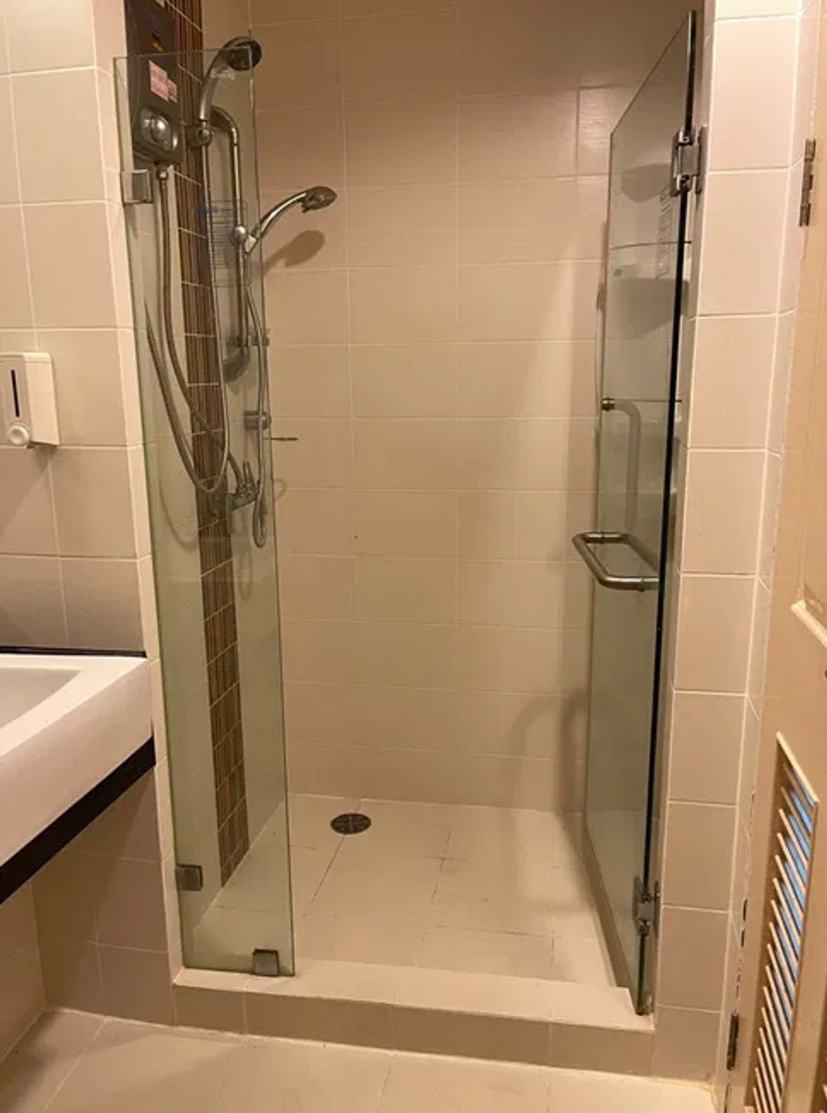 For SaleCondoRatchathewi,Phayathai : CHATATAI RAJCHAPRAROB 45 SQ.M. Sell ​​eng 中 日 Please Add Line ID @806QPHGN O8415O5483