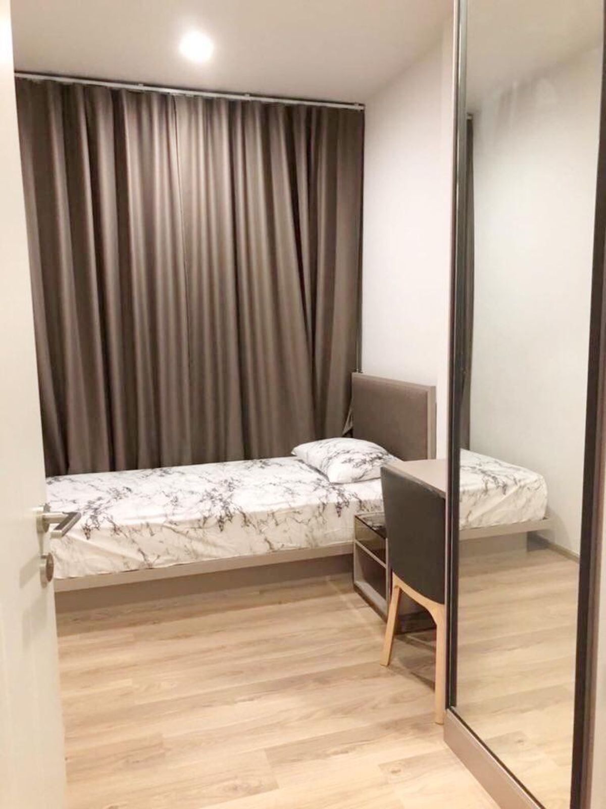 ให้เช่าคอนโดสุขุมวิท อโศก ทองหล่อ : ให้เช่า Oka Haus สุขุมวิท 36 2 ห้องนอน 50 ตรม. ห้องมุม วิวแม่น้ำพาโนรามา