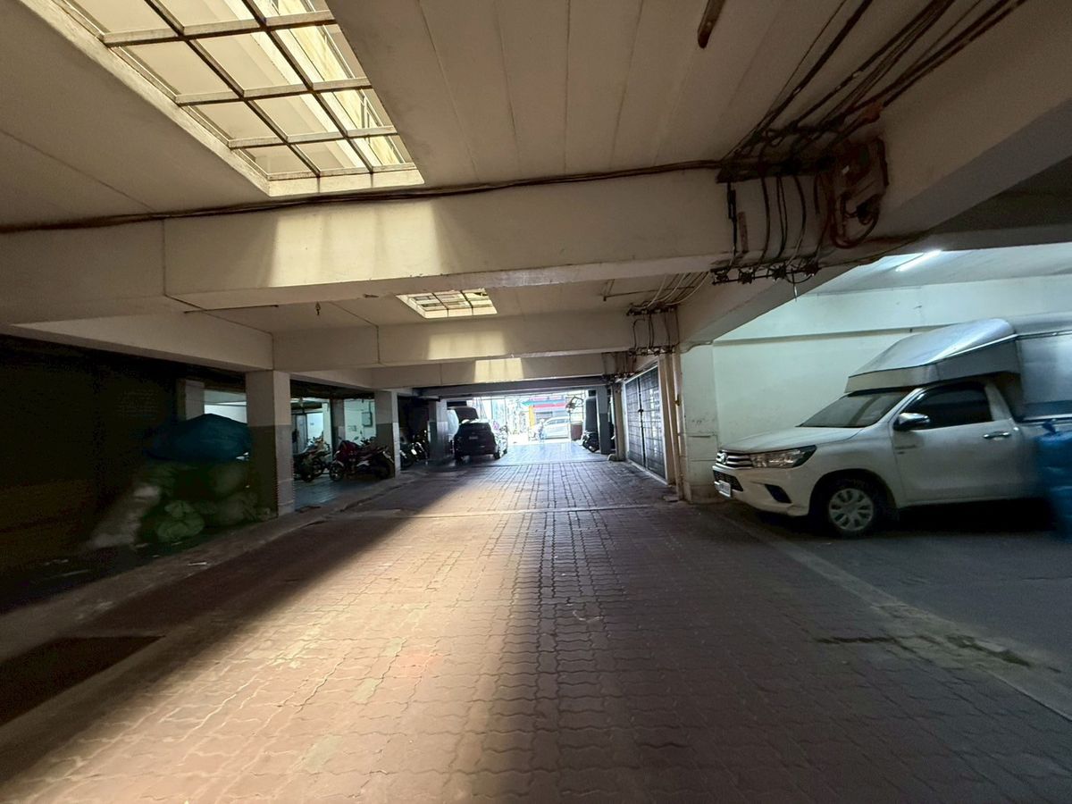 ขายอาคารพาณิชย์สยาม จุฬา สามย่าน : ขายอาคารพาณิชย์ 4 ชั้น 2 คูหา ใกล้ตลาดโบ้เบ้ ซอยวัดบรมนิวาส แยก2 เหมาะลงทุน