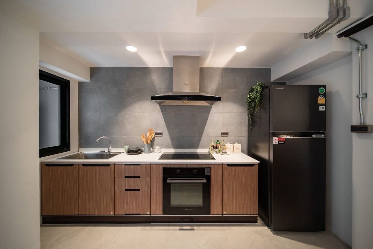 For SaleHouseOnnut, Udomsuk : 📢👇Sell with tenant til july 26
One of the most sought after area in Bangkok, easily traveling to Ekamai-Thonglor , near exit and entrance of the expressway 