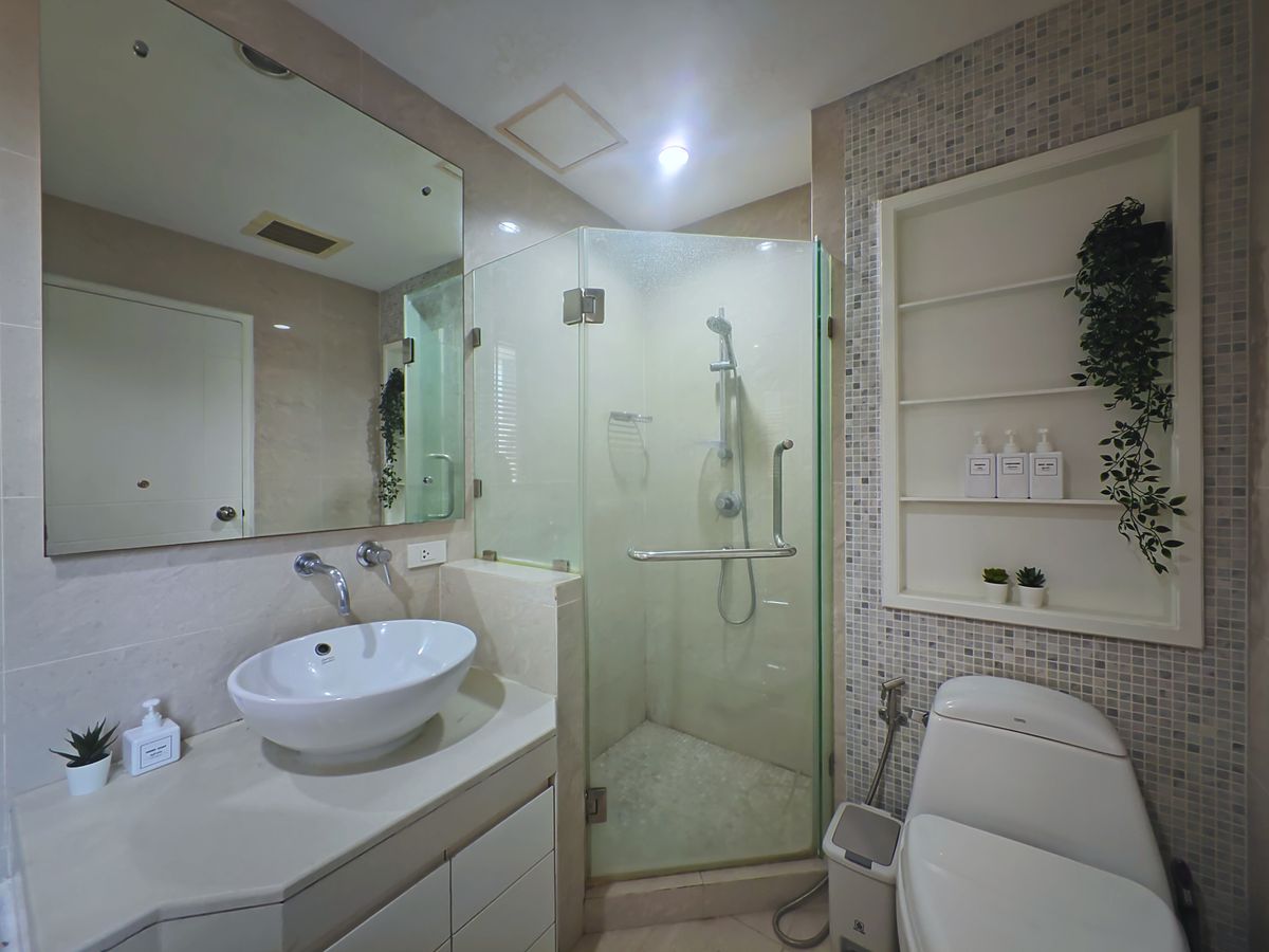 CondoSukhumvit, Asoke, Thonglor : Urgent sell 1 Bed Newly Renovated Baan Siri 24, BTS Phromphong, only 10 MB