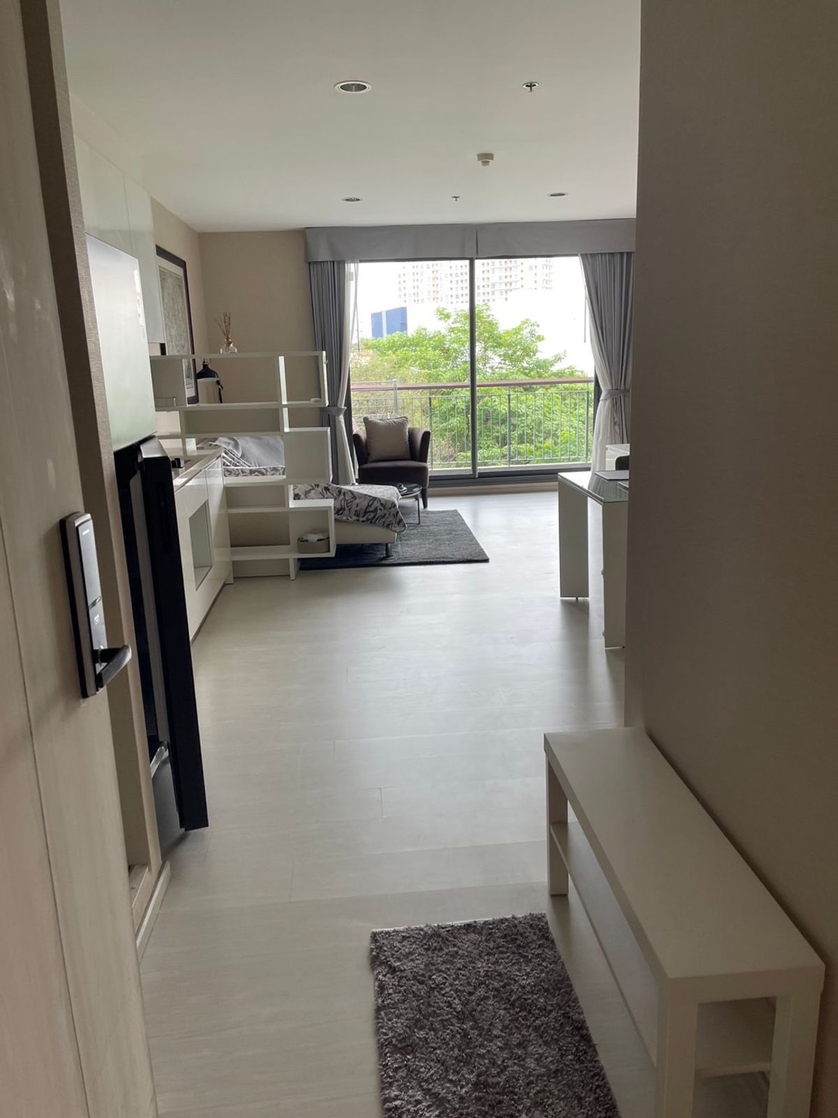 ให้เช่าคอนโดสุขุมวิท อโศก ทองหล่อ : Wake Up to Green Views & Silence 🌱 Best Deal in the Building @  Rhythm Sukhumvit 42