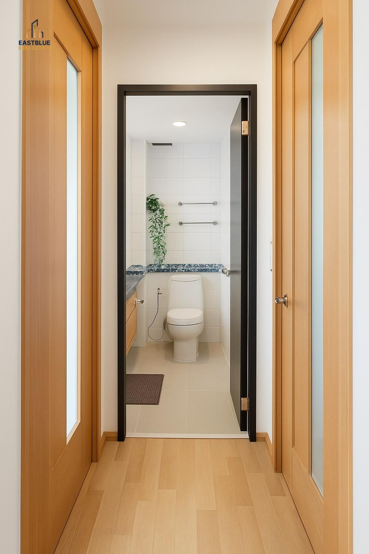 For RentCondoSukhumvit, Asoke, Thonglor : 03/04/2026, Luxury condo in the heart of Asoke, 2 bedrooms, 2 bathrooms, only 40,000 baht/monthClose to BTS/MRT Terminal 21 Robinson Sukhumvit, convenient for all travel! 0642748883