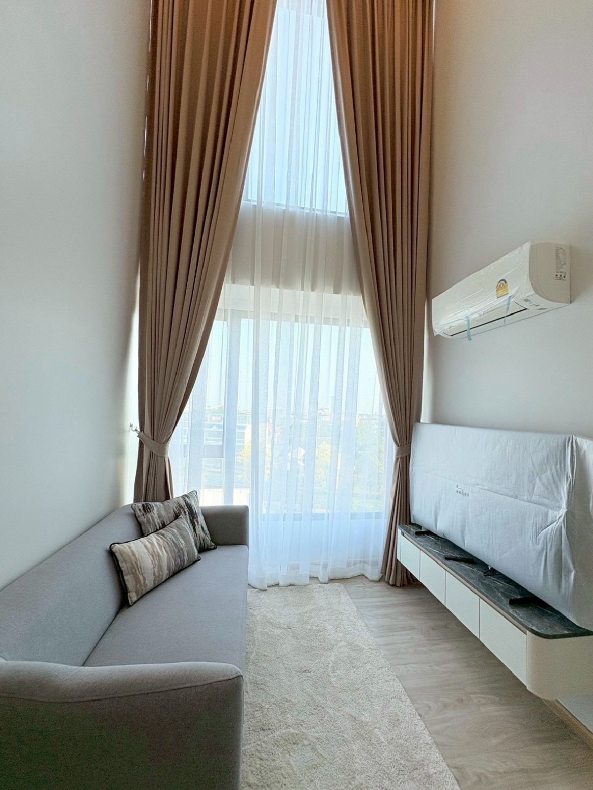 ให้เช่าคอนโดอ่อนนุช อุดมสุข :  คอนโดเช่า Esque SKV 101/1 ห้อง Loft 2 ชั้น ขนาด 41 ตร.ม.  เช่า 25,000 บาท/เดือน