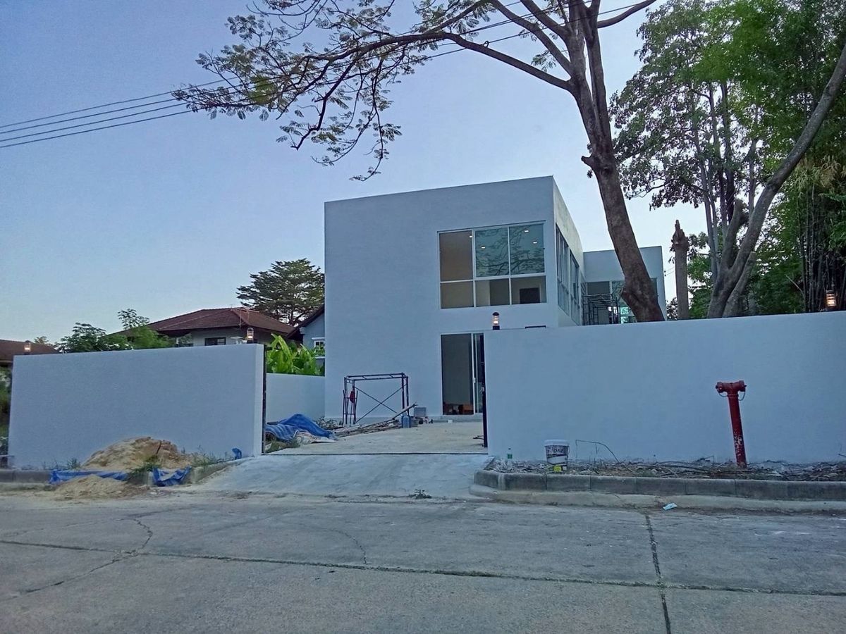 ขายบ้านปทุมธานี รังสิต ธรรมศาสตร์ : 🌿 ขายบ้านโมเดิร์นสร้างใหม่ เสร็จไปแล้วกว่า 90% ม.เมืองเอก รังสิต (เจ้าของออกค่าธรรมเนียมทั้งหมด) ✨