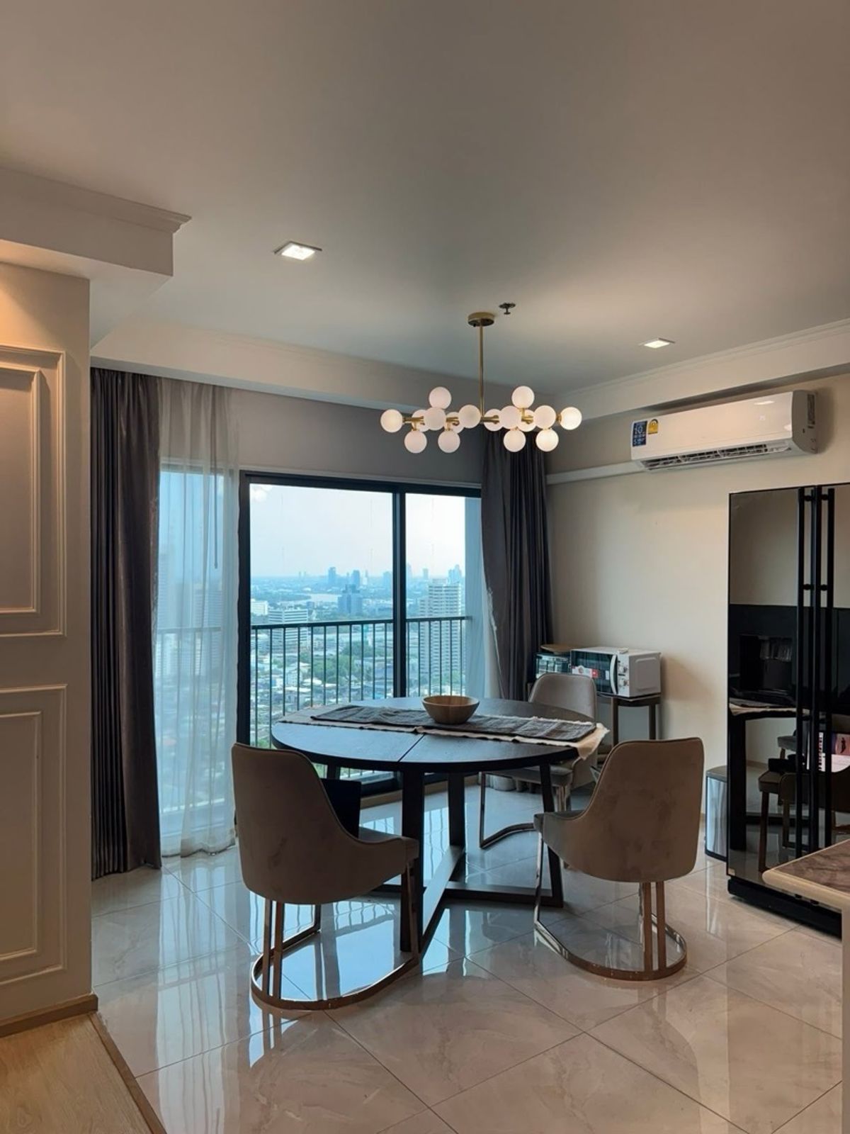 For SaleCondoSukhumvit, Asoke, Thonglor : Sell ​​NOBEL REMIX, next to BTS Thonglor, 3 bedrooms, size 167.95 SQ.M, only 33 MB. Contact 086-795-9997 (Jimmy).