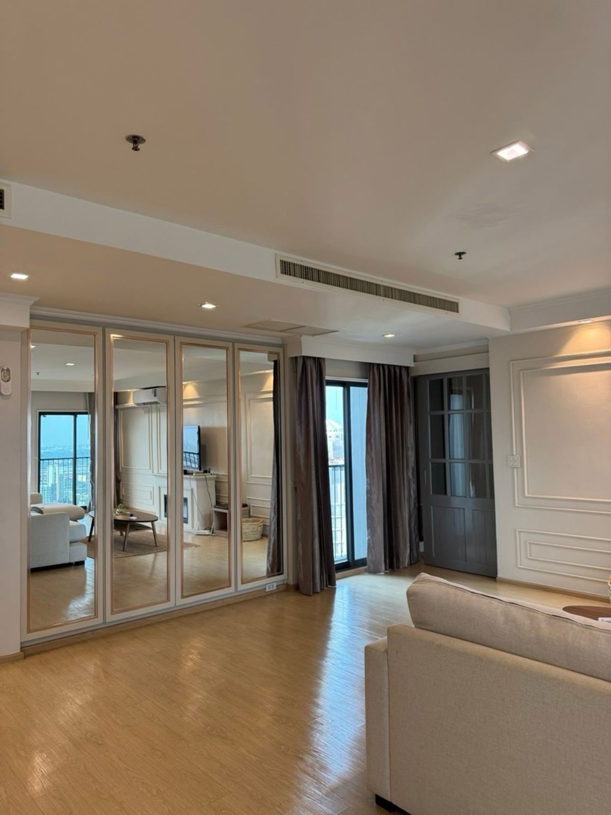 For SaleCondoSukhumvit, Asoke, Thonglor : Sell ​​NOBEL REMIX, next to BTS Thonglor, 3 bedrooms, size 167.95 SQ.M, only 33 MB. Contact 086-795-9997 (Jimmy).