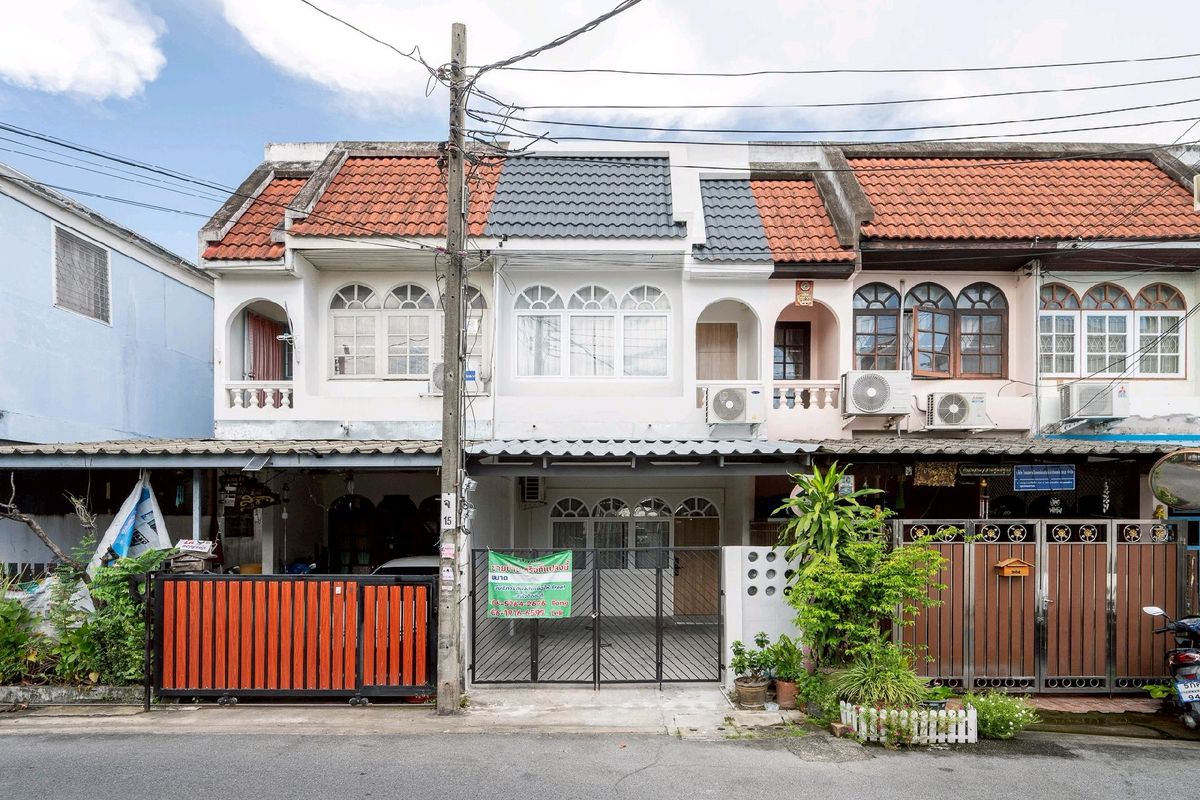 ขายทาวน์โฮมโชคชัย4 ลาดพร้าว71 : ทาวน์โฮม Minimal ย่านสุคนธสวัสดิ์
ขนาดใหญ่ 19 ตร.ว.2 ชั้น ราคาเบาๆเพียง 2.99 ล้านบาท