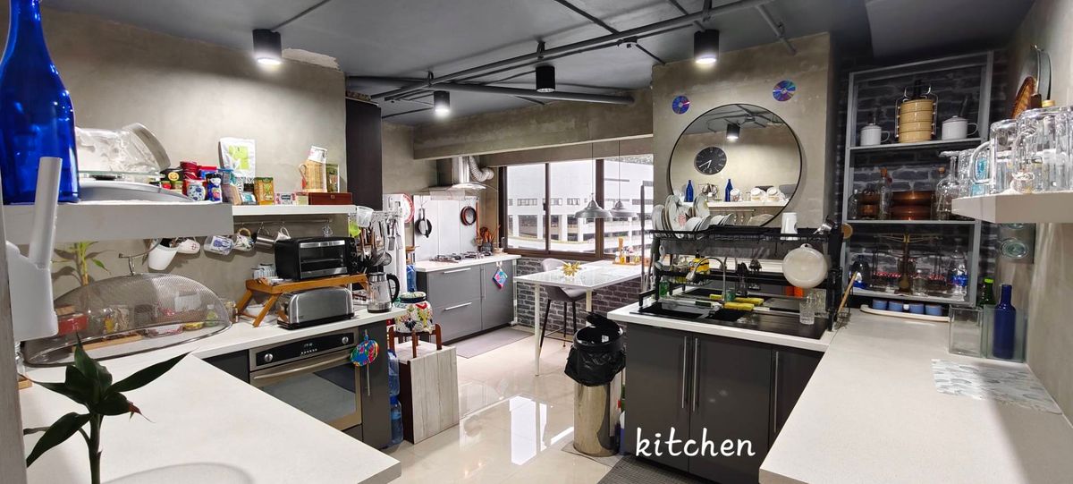 ขายคอนโดสุขุมวิท อโศก ทองหล่อ : 🏙️ ขายคอนโดหรู Rare Unit Pent House  ใจกลางสุขุมวิท Beverly Tower สุขุมวิท 13/1 – ใกล้ BTS นานา อโศก