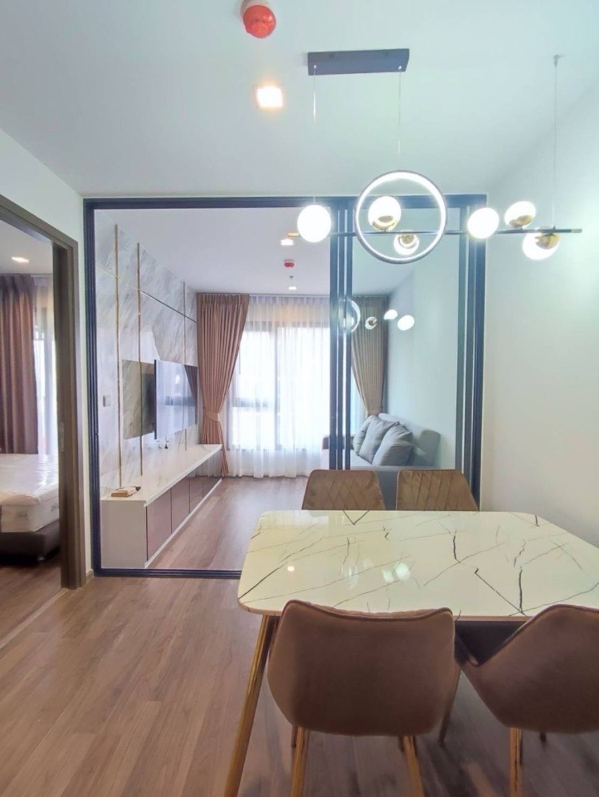 For RentCondoLadprao, Central Ladprao : LIFE LADPRAO VALLEY 35 SQ.M 1 Bed 1 Bath, only 23,000 Bath, contact 086-795-9997.