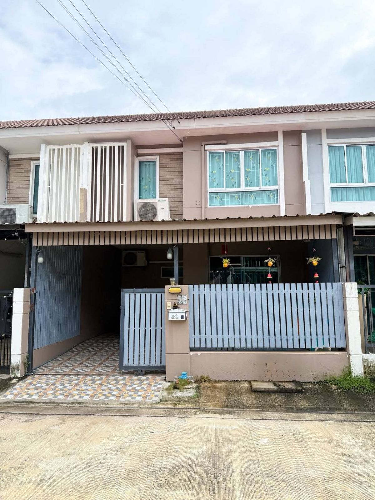 ขายทาวน์โฮมมีนบุรี-ร่มเกล้า : ขายบ้านทาวน์เฮ้าส์ รีโนเวทใหม่ พร้อมอยู่‼️