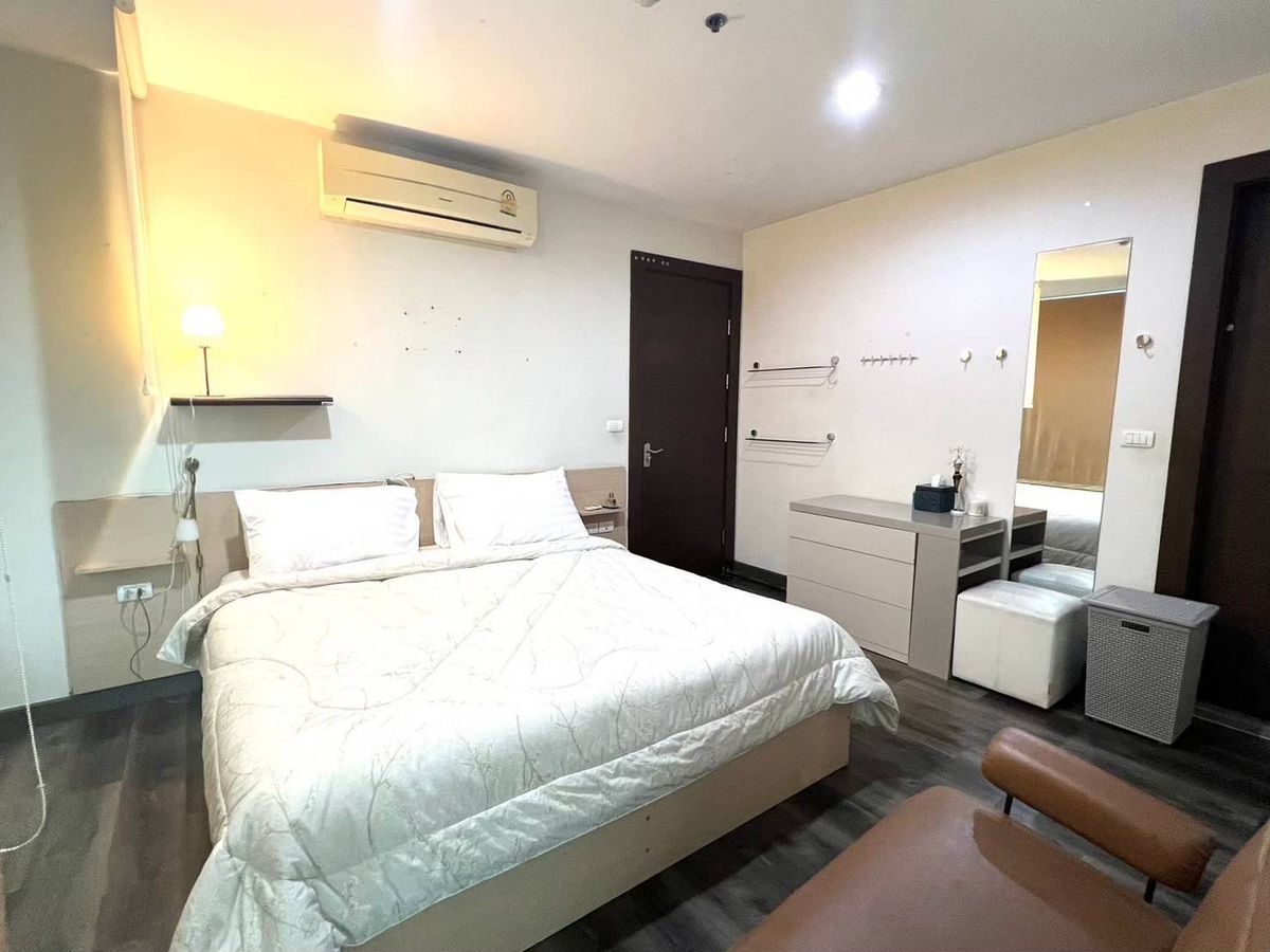 ให้เช่าคอนโดรัชดา ห้วยขวาง : For Rent Condo Rhythm Ratchada (S15-6121)