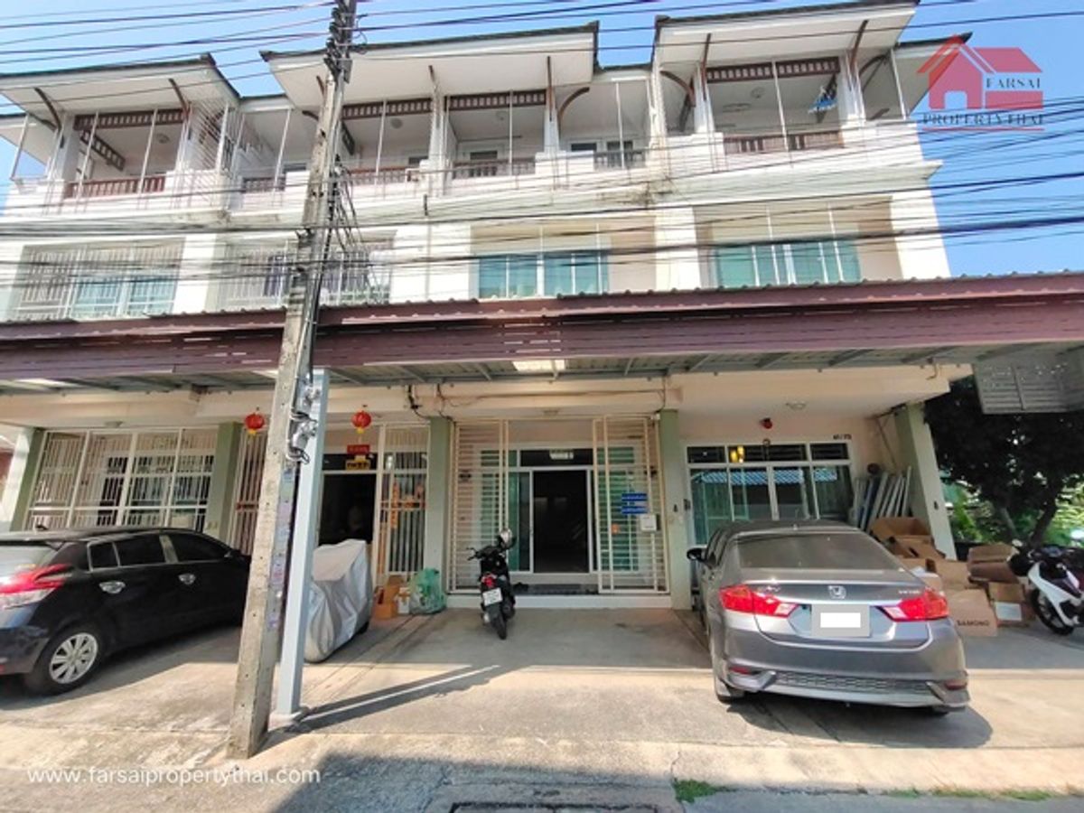 ให้เช่าอาคารพาณิชย์สะพานควาย จตุจักร : ให้เช่าทาวน์เฮ้าส์ 3 ชั้น เนื้อที่ 20 ตร.ว พื้นที่ใช้สอย 160 ตร.ม 3ห้องนอน 3ห้องน้ำ เฟอร์บางส่วน ถนนลาดพร้าว เขตจตุจักร  ราคาเช่า 20,000 บ/ด