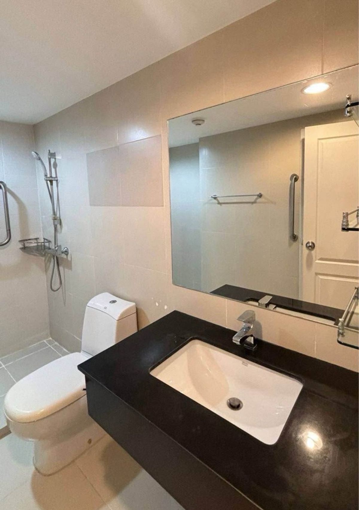 For SaleCondoRama9, Petchburi, RCA : Sell ​​Belle Grand Rama 9, next to Central Rama 9, size 68 SQ.M 2 Bed 1 Bath, only 6.69 MB !!