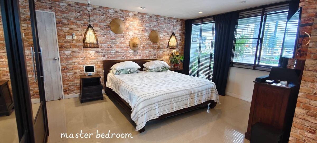 ขายคอนโดสุขุมวิท อโศก ทองหล่อ : 🏙️ ขายคอนโดหรู Rare Unit Pent House  ใจกลางสุขุมวิท Beverly Tower สุขุมวิท 13/1 – ใกล้ BTS นานา อโศก