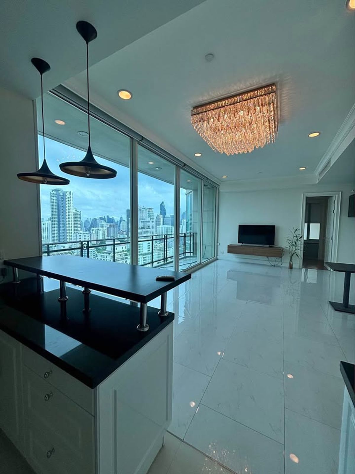 ให้เช่าคอนโดสุขุมวิท อโศก ทองหล่อ : Royce Private Residences (รอย์ช ไพรเวท เรสซิเดนซ์ส)