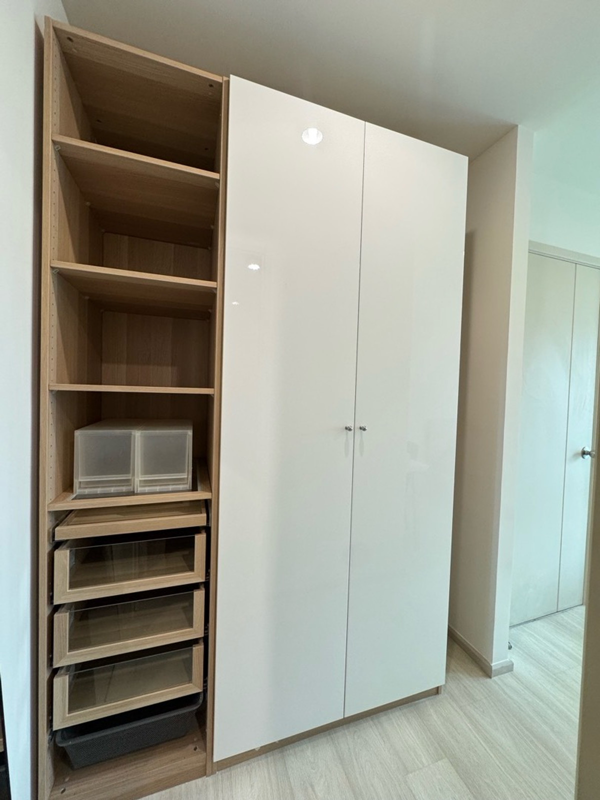 ให้เช่าคอนโดพระราม 9 เพชรบุรีตัดใหม่ RCA : 🏙️ Life Asoke - ตกแต่งใหม่ พร้อมเข้าอยู่ !