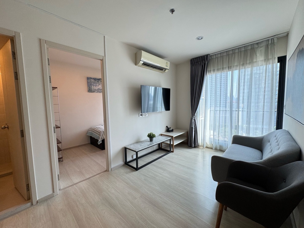 ให้เช่าคอนโดพระราม 9 เพชรบุรีตัดใหม่ RCA : 🏙️ Life Asoke - ตกแต่งใหม่ พร้อมเข้าอยู่ !