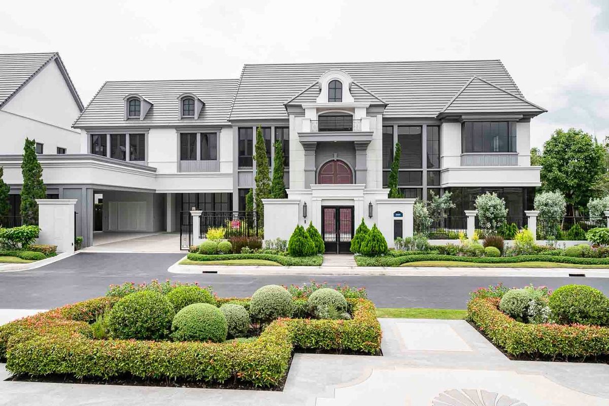 For SaleHouseKasetsart, Ratchayothin : Narasiri Phahon -Watcharapol, a luxury house in the midst of a French aura