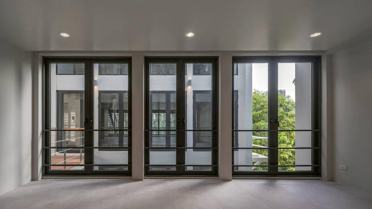 ขายสำนักงานสุขุมวิท อโศก ทองหล่อ : 🏢 อาคารสำนักงานให้เช่า / ขาย – สุขุมวิท 62 (RB893)