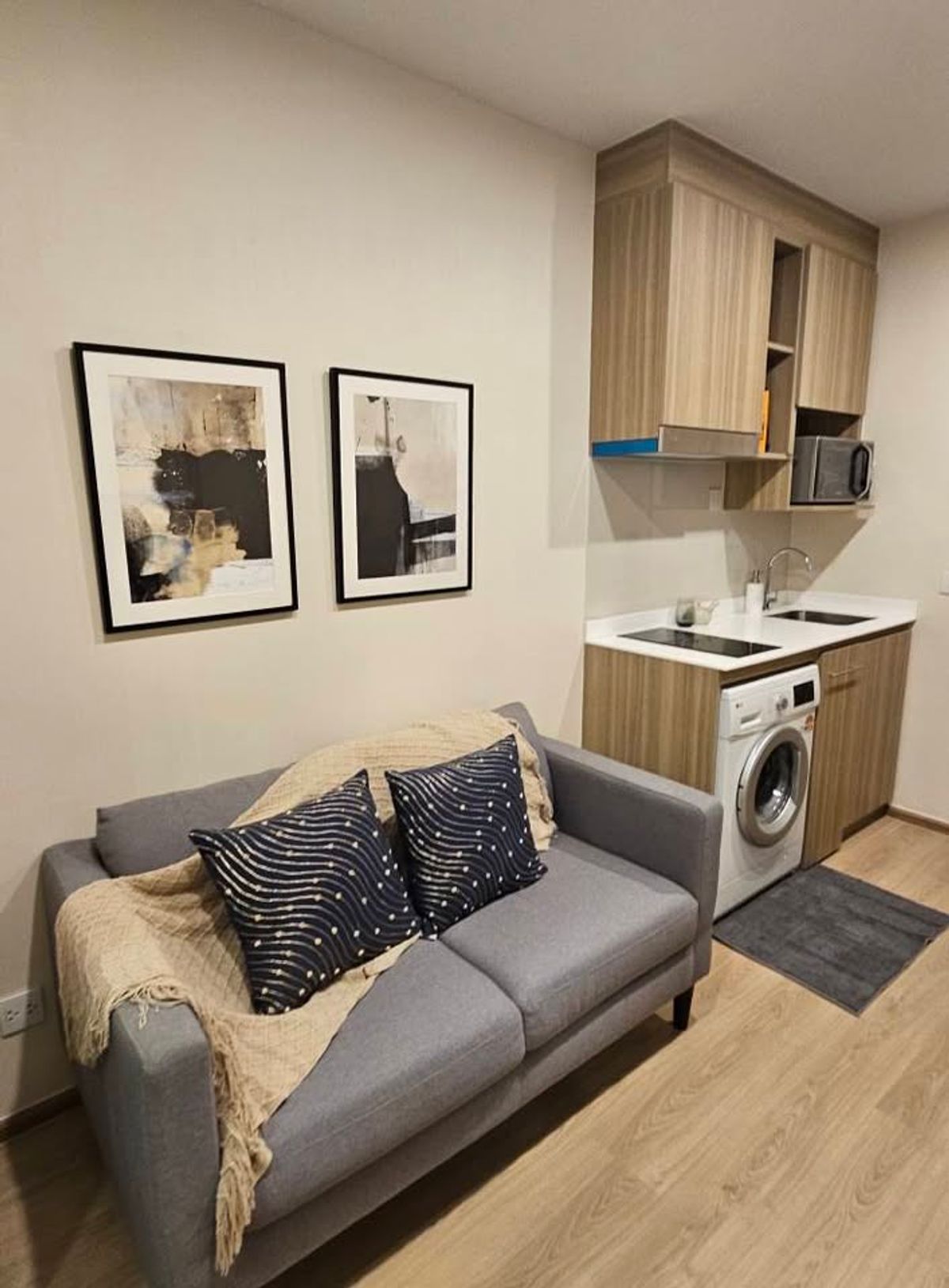 For RentCondoKhlongtoei, Kluaynamthai : 🔹 For rent Life Rama 4 - Asoke 🔹 The new room can be moved in. 🔥