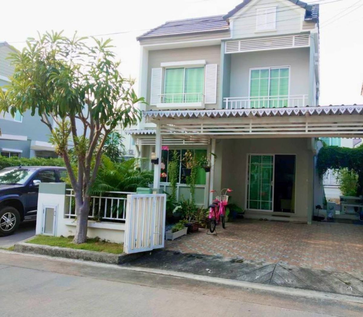 ขายทาวน์โฮมสมุทรปราการ สำโรง : ขาย ทาวน์โฮม 2 ชั้น 35ตารางวา หมู่บ้าน the village ทาวน์โฮม บางนา - วงแหวนฯ 2 (ซอยมหาชัย) 4 ห้องนอน 2 ห้องน้ำ 1 ห้องอเนกประสงค์ จอดรถได้ 2 คัน ตำบลบางพลีใหญ่ อำเภอบางพลี จังหวัดสมุทรปราการ 
