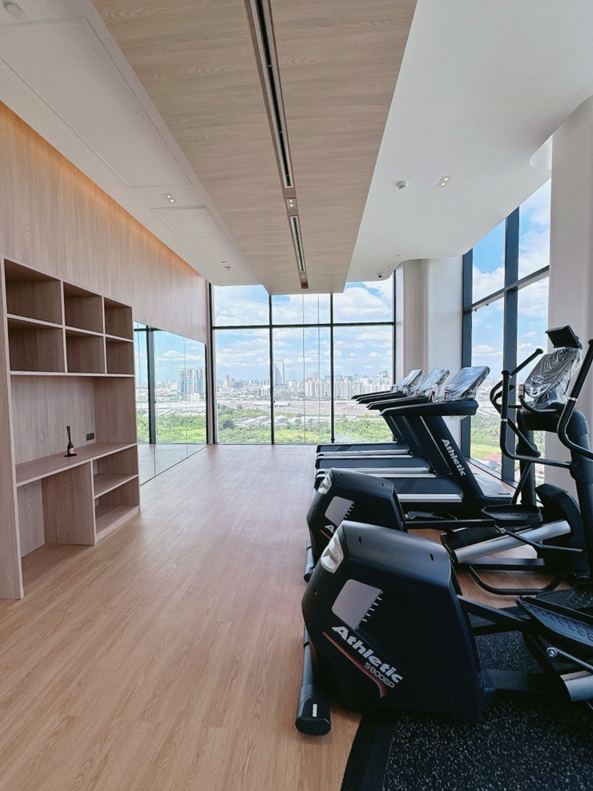 For SaleCondoRama9, Petchburi, RCA : 𝐋𝐀𝐍𝐃𝐌𝐀𝐑𝐊 @𝐌𝐑𝐓 𝐑𝐀𝐌𝐀 𝟗 Free down payment, comfortable installments 𝟏𝟐, 𝟎𝟎𝟎/month, full discount Ready Free every fee, yes, every urgent