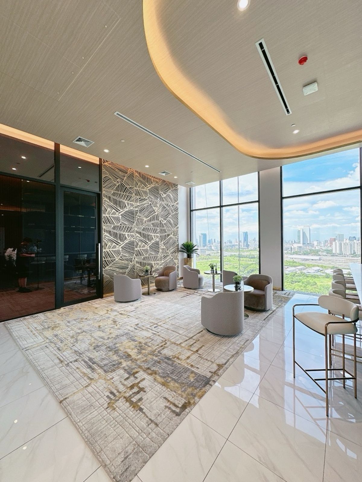 For SaleCondoRama9, Petchburi, RCA : 𝐋𝐚𝐧𝐝𝐦𝐚𝐫𝐤 @𝐌𝐑𝐓 𝐑𝐚𝐦𝐚𝟗 New room, 1 hand, comfortable installments 𝟏𝟏, 𝟎𝟎𝟎/month, do not have to pay down payment Ready Free every fee. Yes, urgent payment.