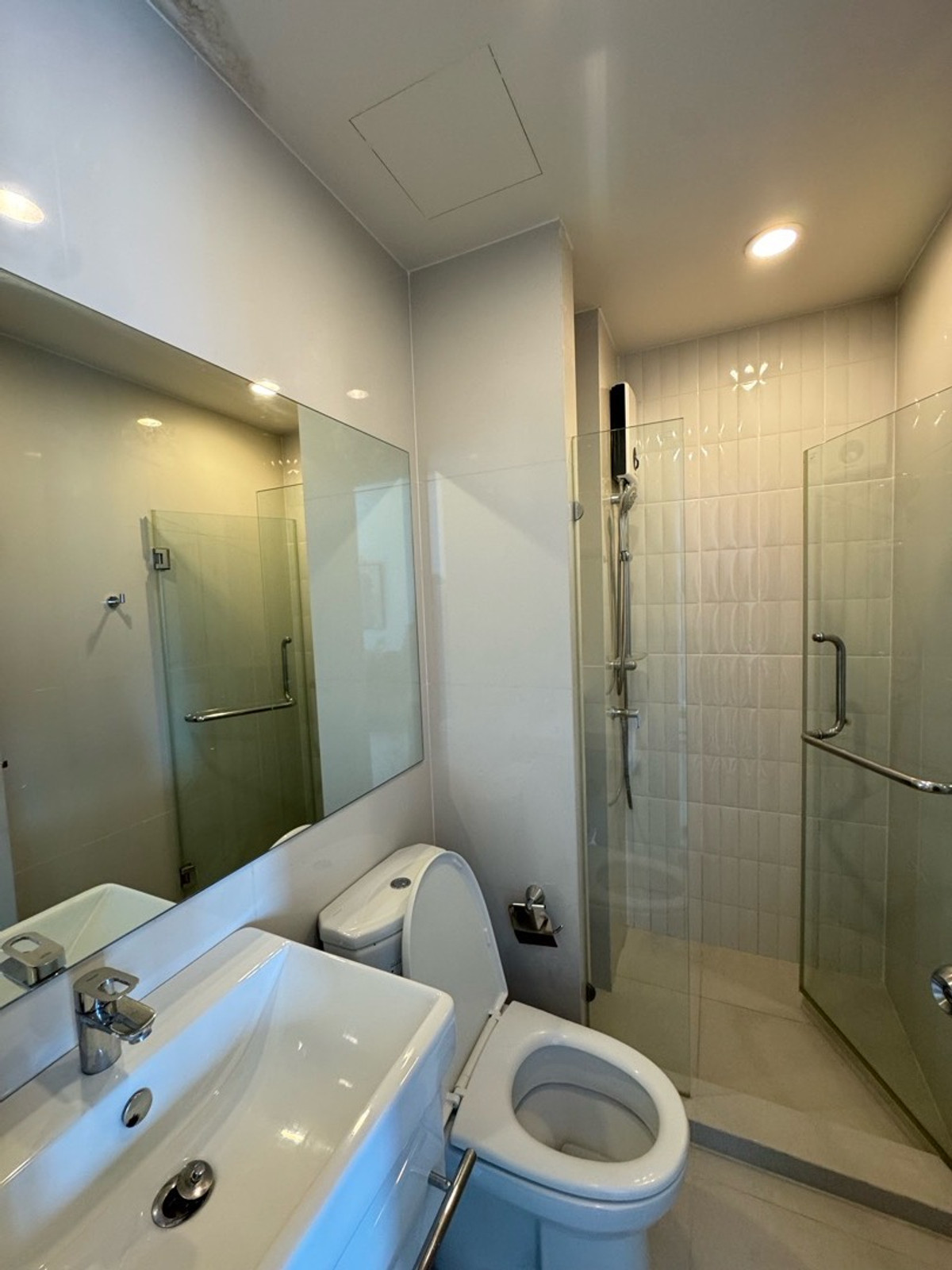 ให้เช่าคอนโดพระราม 9 เพชรบุรีตัดใหม่ RCA : 🏙️ Life Asoke - ตกแต่งใหม่ พร้อมเข้าอยู่ !