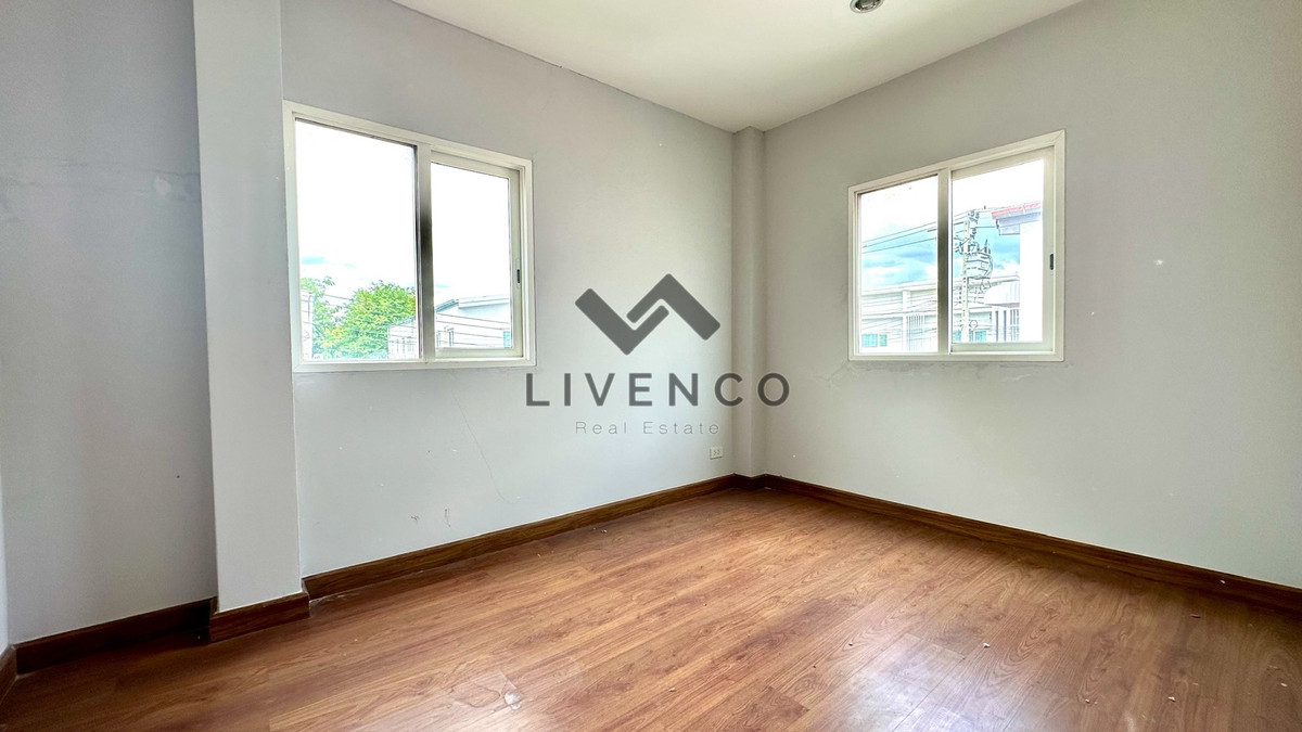 ขายทาวน์โฮมเอกชัย บางบอน : ขายบ้าน ทาวน์โฮม 2ชั้น The exclusive (สาทร-กัลปพฤกษ์) พื้นที่รอบบ้าน  Size ใหญ่พิเศษ 