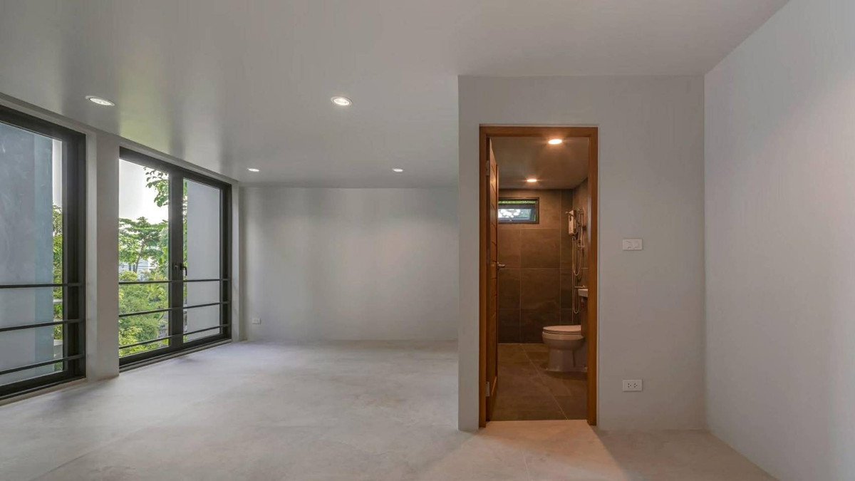 ขายสำนักงานสุขุมวิท อโศก ทองหล่อ : 🏢 อาคารสำนักงานให้เช่า / ขาย – สุขุมวิท 62 (RB893)