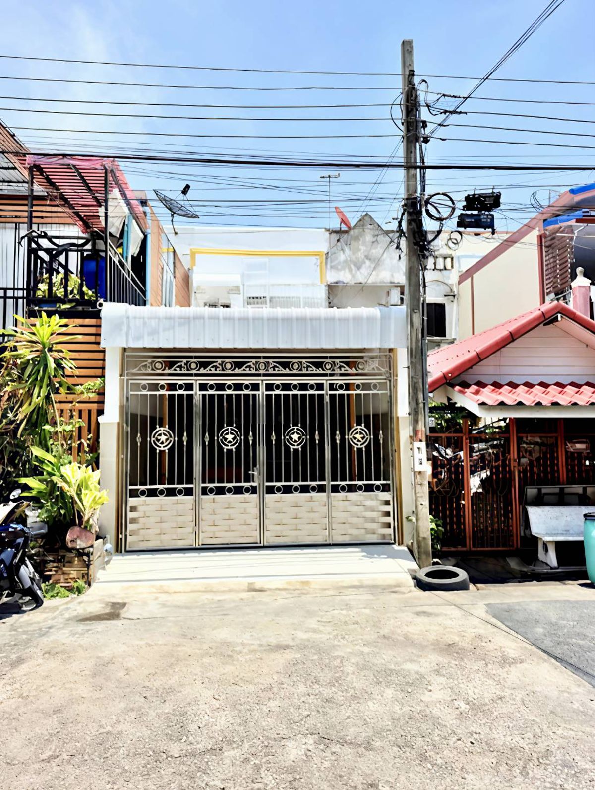ให้เช่าทาวน์โฮมท่าพระ ตลาดพลู วุฒากาศ : โอกาสทองสำหรับคนเมือง! บ้านเช่าสุดคุ้ม ทำเลทอง พร้อมเข้าอยู่! อินทราวิลล่า