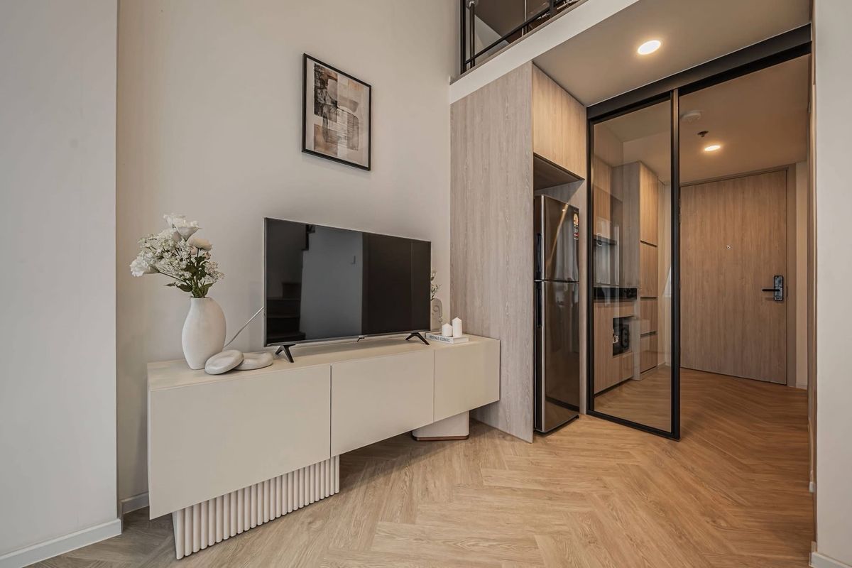 For SaleCondoRama9, Petchburi, RCA : 𝐋𝐚𝐧𝐝𝐦𝐚𝐫𝐤 @𝐌𝐑𝐓 𝐑𝐚𝐦𝐚𝟗 New room, 1 hand, comfortable installments 𝟏𝟏, 𝟎𝟎𝟎/month, do not have to pay down payment Ready Free every fee. Yes, urgent payment.