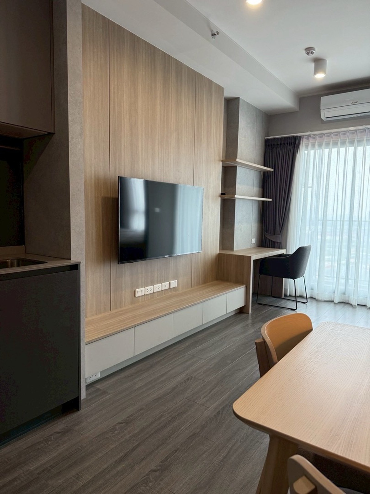 ให้เช่าคอนโดคลองเตย กล้วยน้ำไท : ให้เช่า 1 ห้องนอน ขนาด 34.73 ตรม. เฟอร์ฯครบ Ideo Sukhumvit Rama4 ใกล้ BTS พะโขนง 350 เมตร โทร.062-339-3663