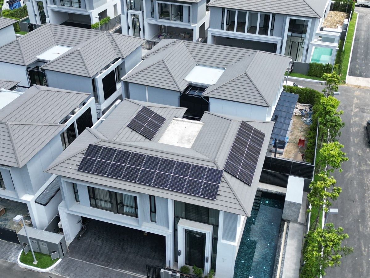 ขายบ้านลาดกระบัง สุวรรณภูมิ : 🔥 ขายด่วน! Pool Villa หรู หลังหัวมุม พร้อมอยู่ ลดราคาจาก 34.9 ล้าน → เหลือเพียง 29.9 ล้านบาท เท่านั้น