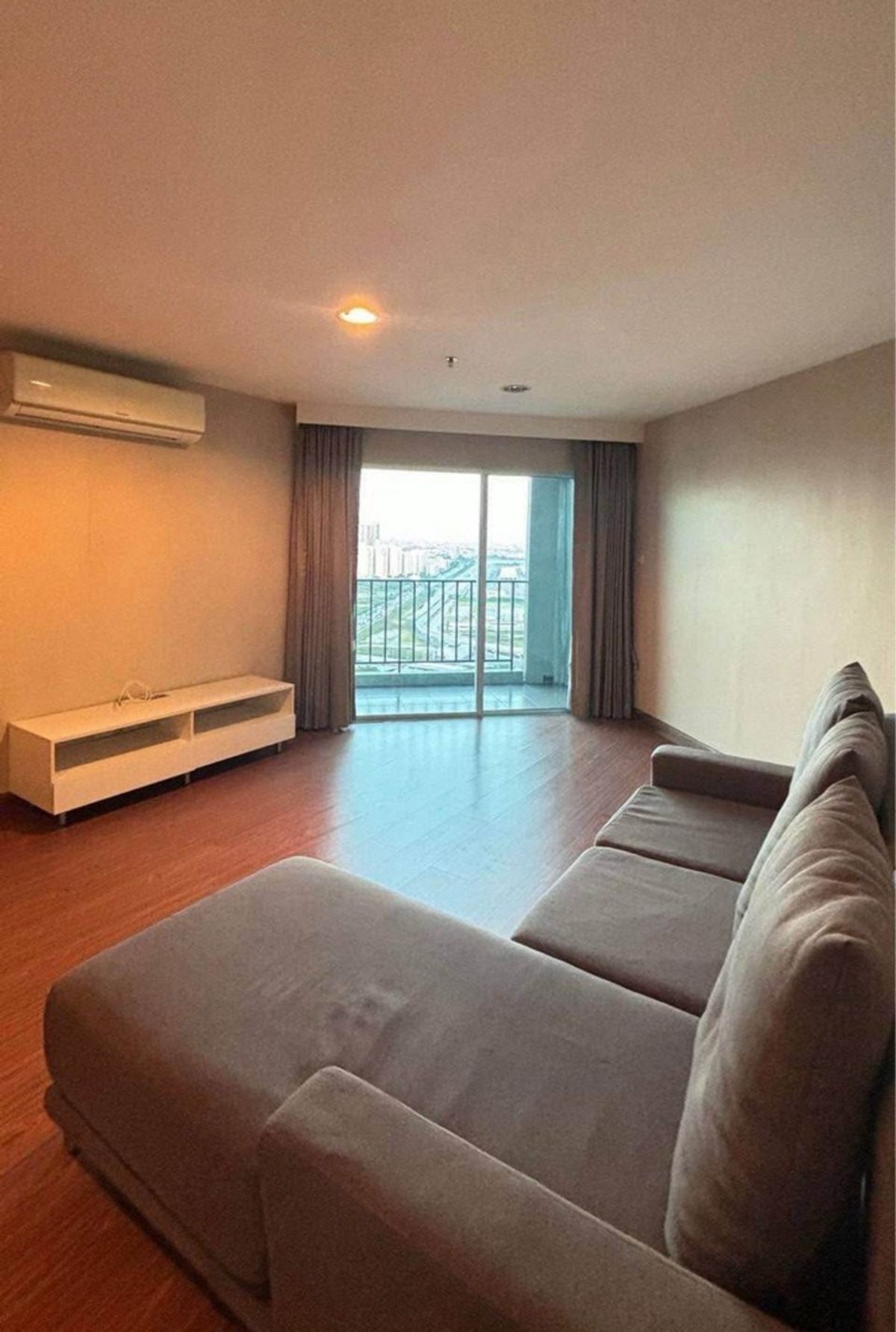 For SaleCondoRama9, Petchburi, RCA : The best price.